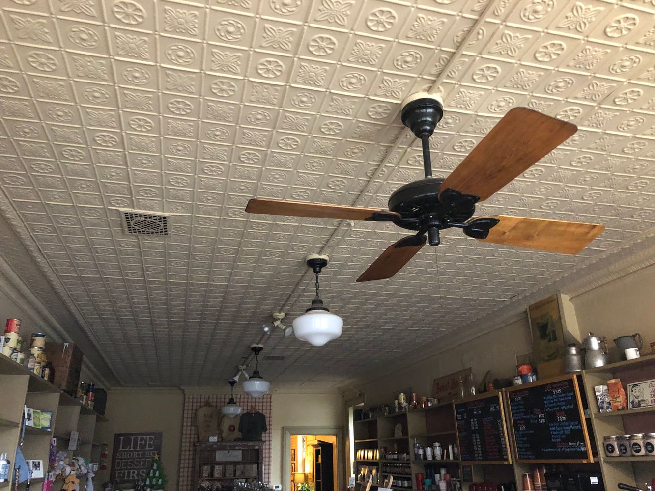 624 W Main St, Madison, IN 47250